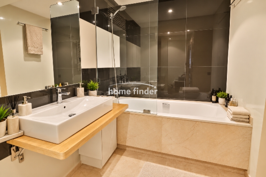 Appartement meublé à louer au Triangle d'Or 152 m²