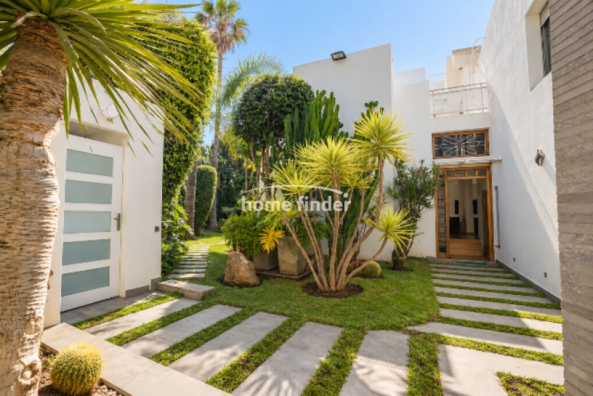 Villa meublée à louer sur Ain Diab 620 m²