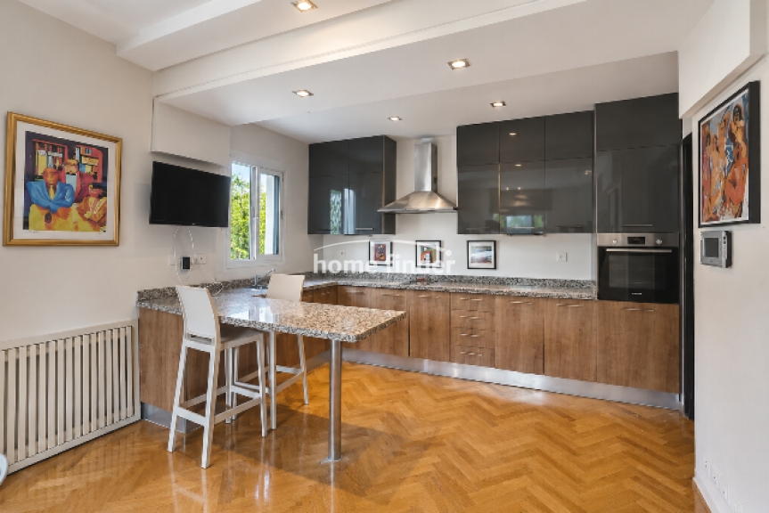 Villa meublée à louer sur Ain Diab 620 m²