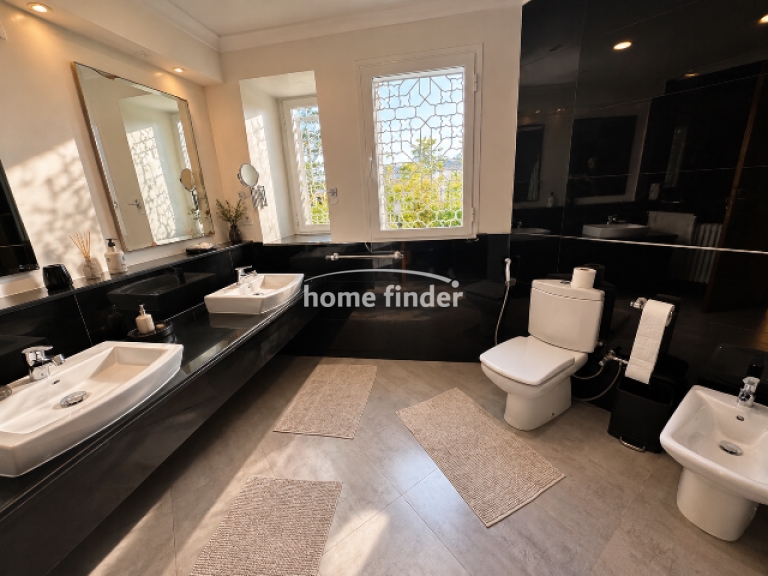 Villa meublée à louer sur Ain Diab 620 m²